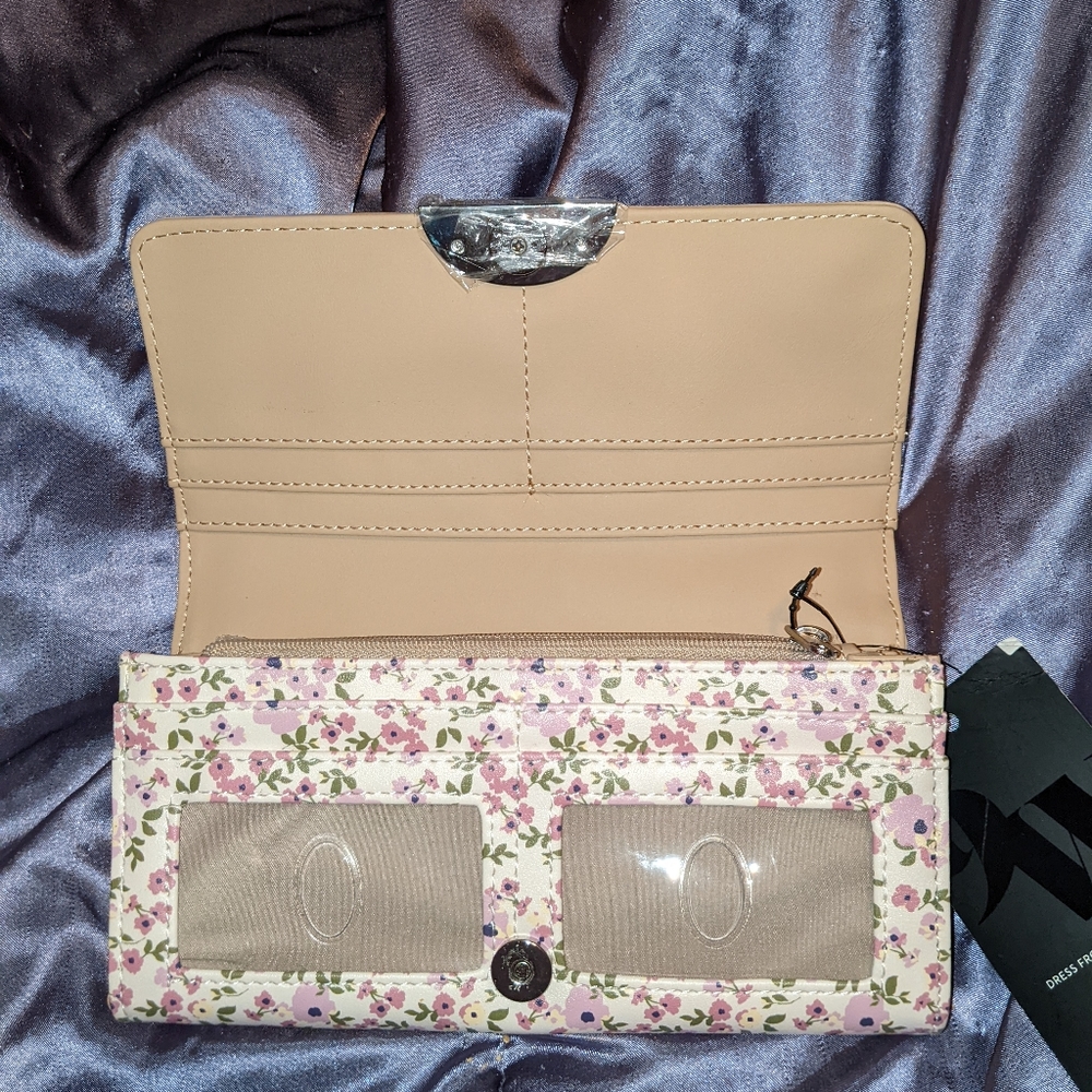 NINE WEST CLUTCH/WALLET - Picture 3 of 7